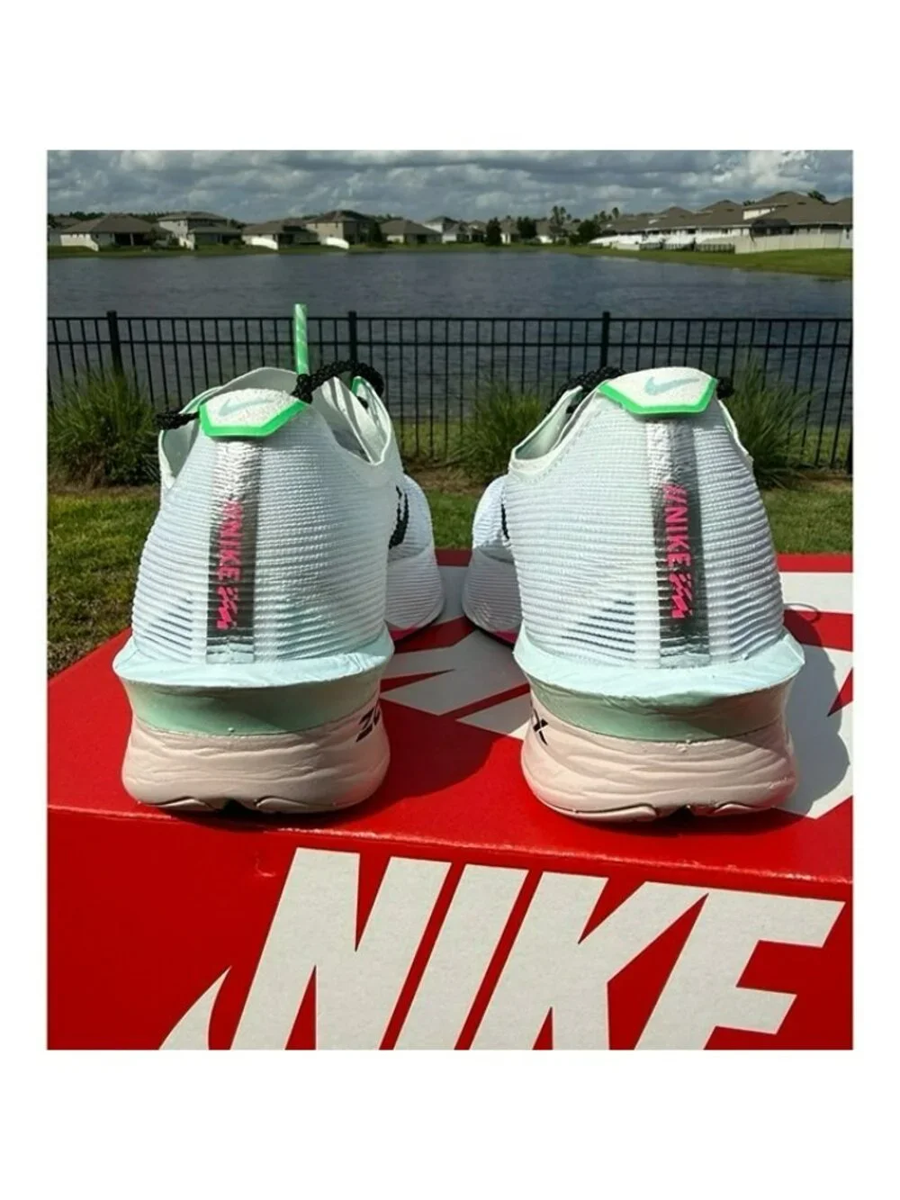 8.5 men’s Nike W ZoomX Vaporfly Next% 4 White Black Hyper Pink HF6412 101
